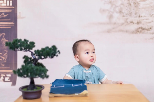 迁西二个月宝宝做哪些训练